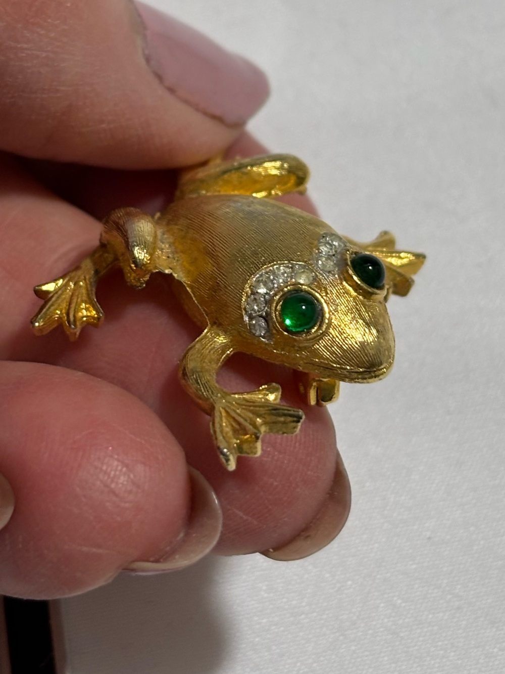 Vintage Gold Tone Rhinestone Green Eyes Frog Pin Brooch - Picture 2 of 5